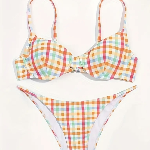 Bikini - Picture 4 of 5